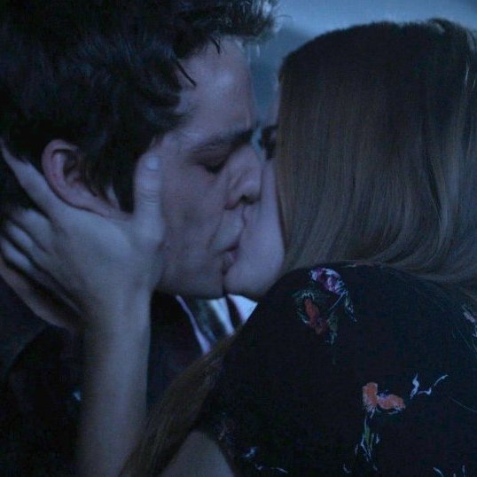 sboficial's tweet photo. TOP MAIORES CASAIS DE TODOS OS TEMPOS

17 • Stiles e Lydia (Teen Wolf) https://t.co/LGZiUKlod0