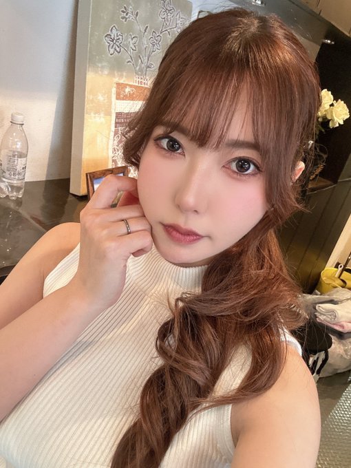 妻🧏🏻&zwj;♀️ https://t.co/2JjIV5t7RZ