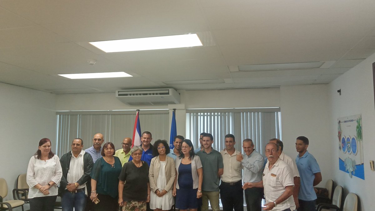 MariaLuisa2023's tweet photo. ❤️🇨🇺En Cuba tenemos una juventud que piensa como país!
En ST #MacroprogramaCTI intercambios con este maravilloso equipo de jóvenes líderes de la tecnología de transfermovil, vigilantes permanentes para mantener su sostenibilidad bajo el concepto de mejora continua.
@EdMartDiaz https://t.co/ExvqqKz7hh