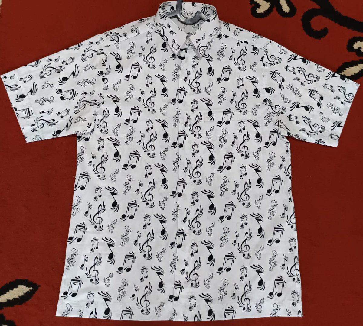 MUSICSOUVENIR1's tweet photo. JUAL KAIN dan BAJU BATIK MUSIK MINAT              
wa : 082217069198 Bahan : katun primissima, halus,dingin,tidak luntur. ukuran 1 potong 2m x 1.10m  #batik #batikmusik #kainmusik #bakalan #bajumusik #kemejamusik #bajunotbalok #bajumelodi #batiknada #bajunada #kainnada https://t.co/LRF0KjTNLG