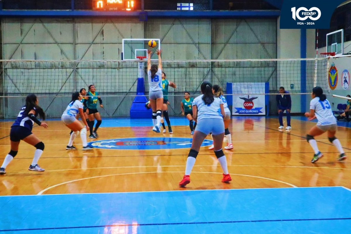 perufedup's tweet photo. ¡VICTORIA PARA LA CIENTÍFICA! 🔥🏐🔥
La #UCSUR Venció 2 sets 0 a la #UNALM en la semifinal del FEDUP Centenario Liga Universitaria División Ascenso de Vóleibol Damas Región Lima 2024.

📷@jhon_e_b_25

FEDUP, 100 años promoviendo el deporte universitario 💙❤️ https://t.co/b1E1GlgDEh