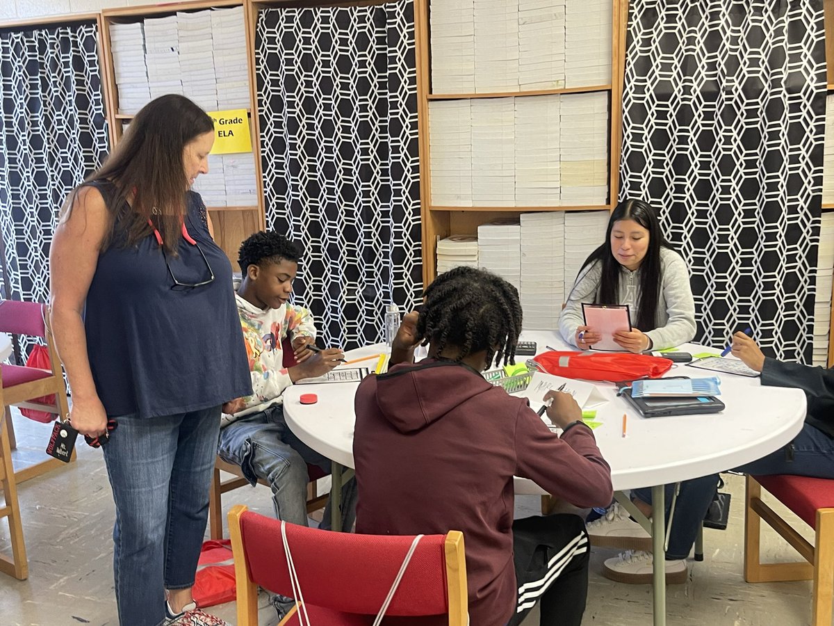 WMSHCS's tweet photo. Teachers all around to help guide students and provide instruction as needed to increase student engagement! #EveryStudent #EngagedMinds https://t.co/3f6upK9080