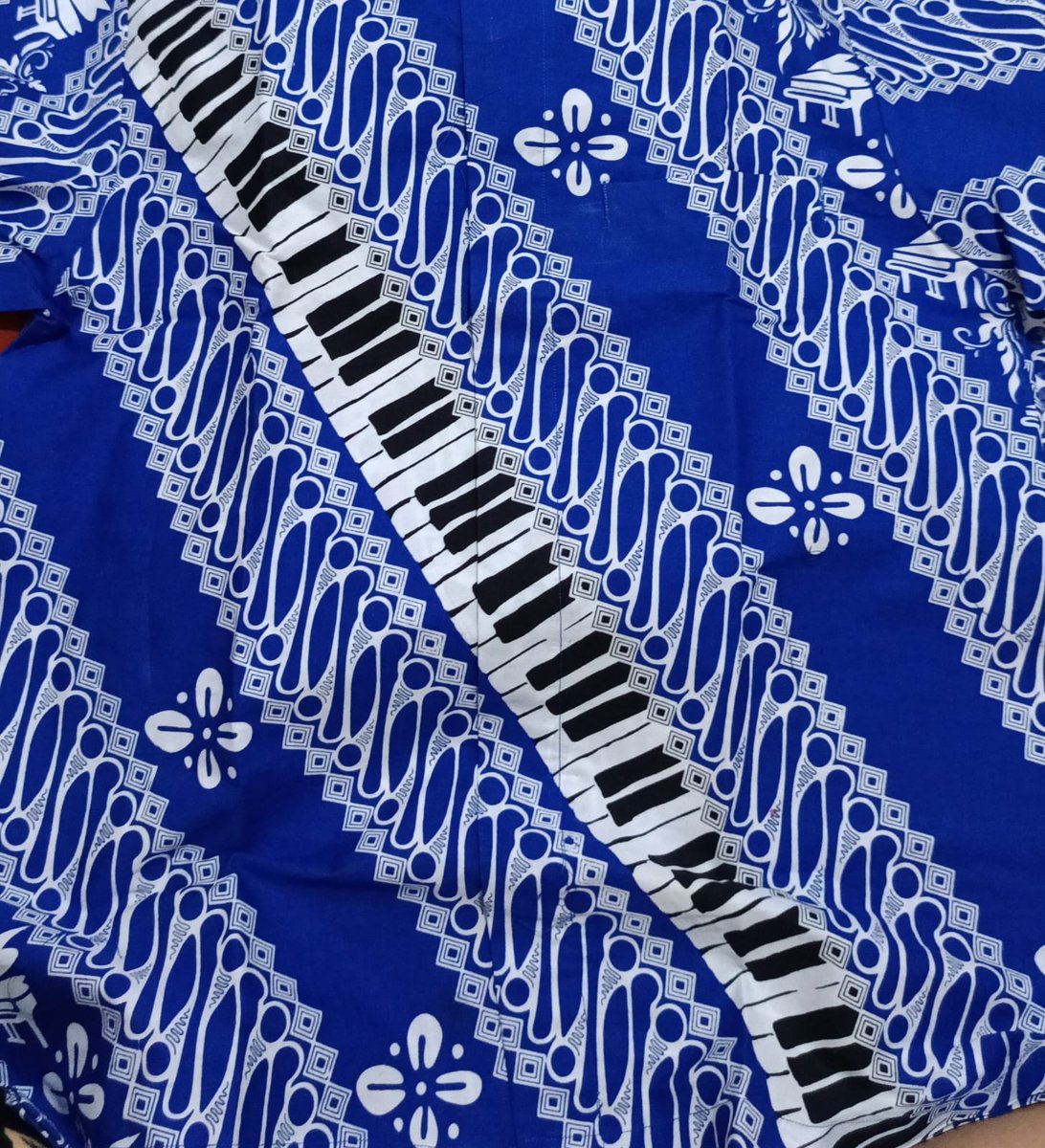 MUSICSOUVENIR1's tweet photo. JUAL KAIN dan BAJU BATIK MUSIK MINAT              
wa : 082217069198 Bahan : katun primissima, halus,dingin,tidak luntur. ukuran 1 potong 2m x 1.10m  #batik #batikmusik #kainmusik #bakalan #bajumusik #kemejamusik #bajunotbalok #bajumelodi #batiknada #bajunada #kainnada https://t.co/3gqXRDfXIN