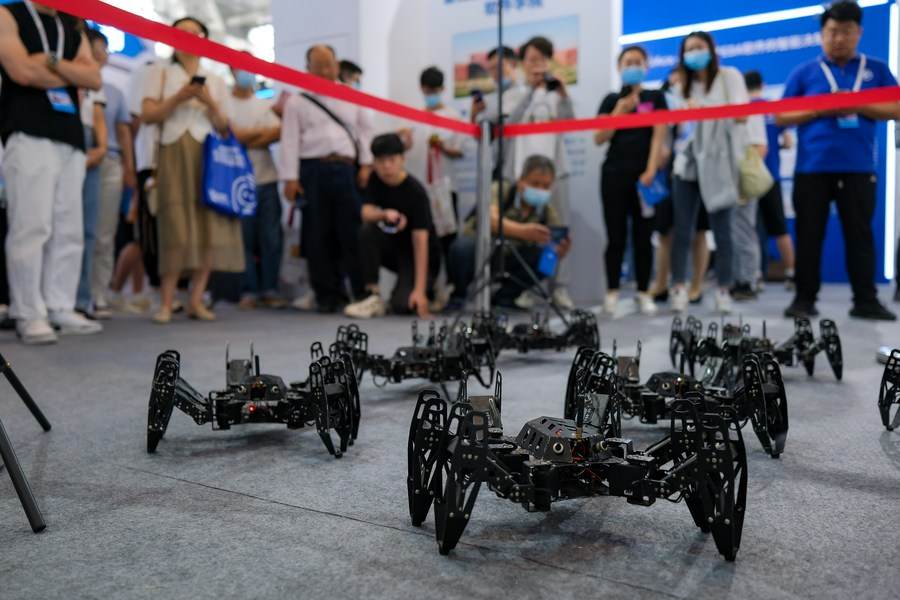 ChinaScience's tweet photo. The 2024 World Intelligence Expo will be held in N China's Tianjin from June 20 to 23, featuring 10 themed exhibition areas covering fields of #AI, #ICVs, intelligent manufacturing & robotics. More than 550 organizations from 49 countries and regions will participate in the expo. https://t.co/pphQJ6WX7R