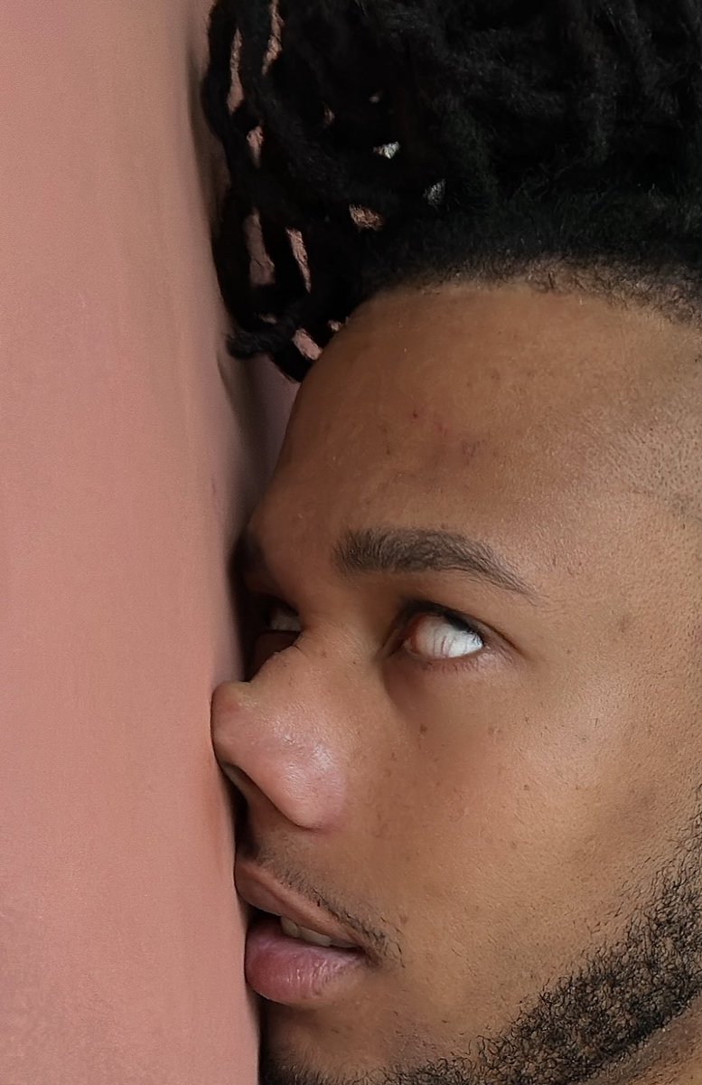 mariotheoracle's tweet image. 👃🏽The paint has dried #snifftest 🎨 🏡