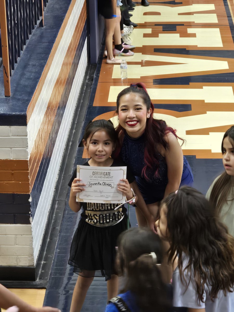 titis1980's tweet image. #rangerettes 💙🧡