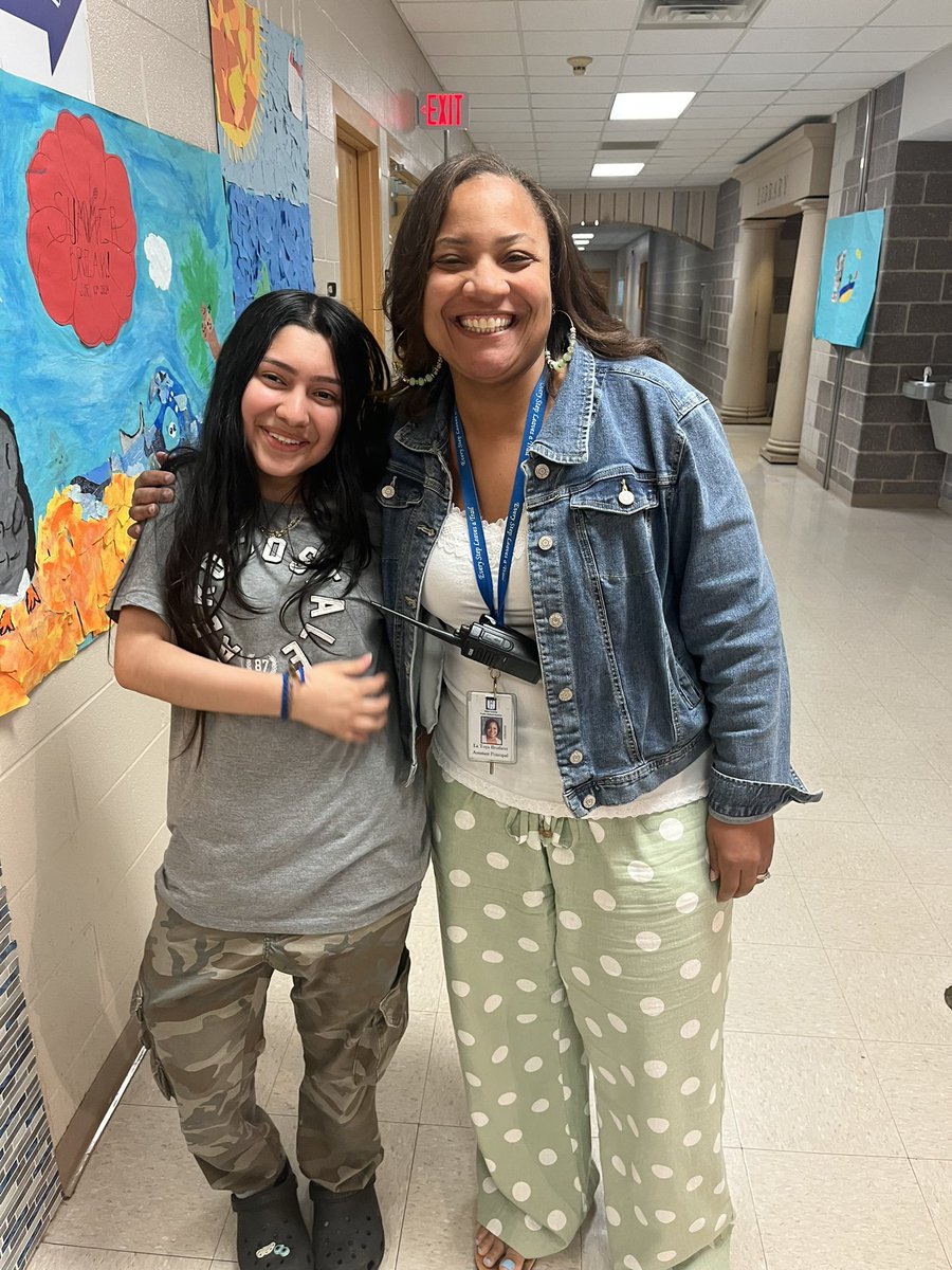 MrsBrothersAP's tweet photo. Celebrating the last day of school with my 8th graders……will miss them so much. #myreasonwhy @WakefieldMiddle @WakefieldStrong @NorthernAreaWC https://t.co/0B3JnvlKPa