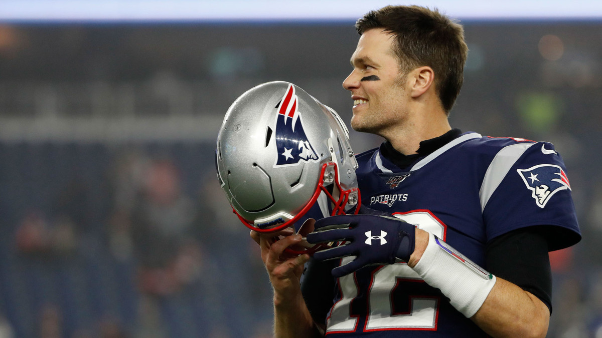 BREAKING: The Patriots are sculpting statue of Tom Brady outside Gillette stadium, it will be 12 feet tall.

THE GREATEST OF ALL TIME