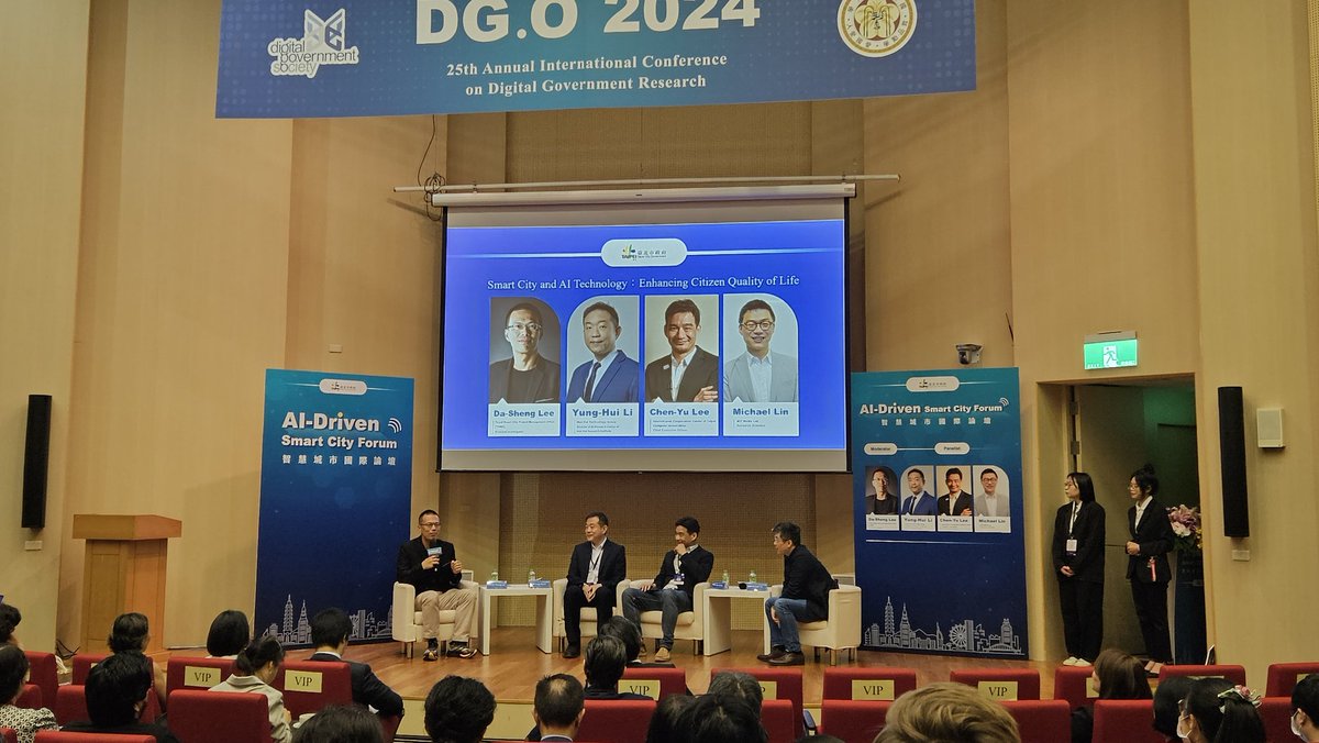 xalexopoulos's tweet photo. #dgo2024 Panel discussion on #smartcities #AI_driven #ML #LLM #architecture @foxconniai @DGSociety https://t.co/zozAob7Eon