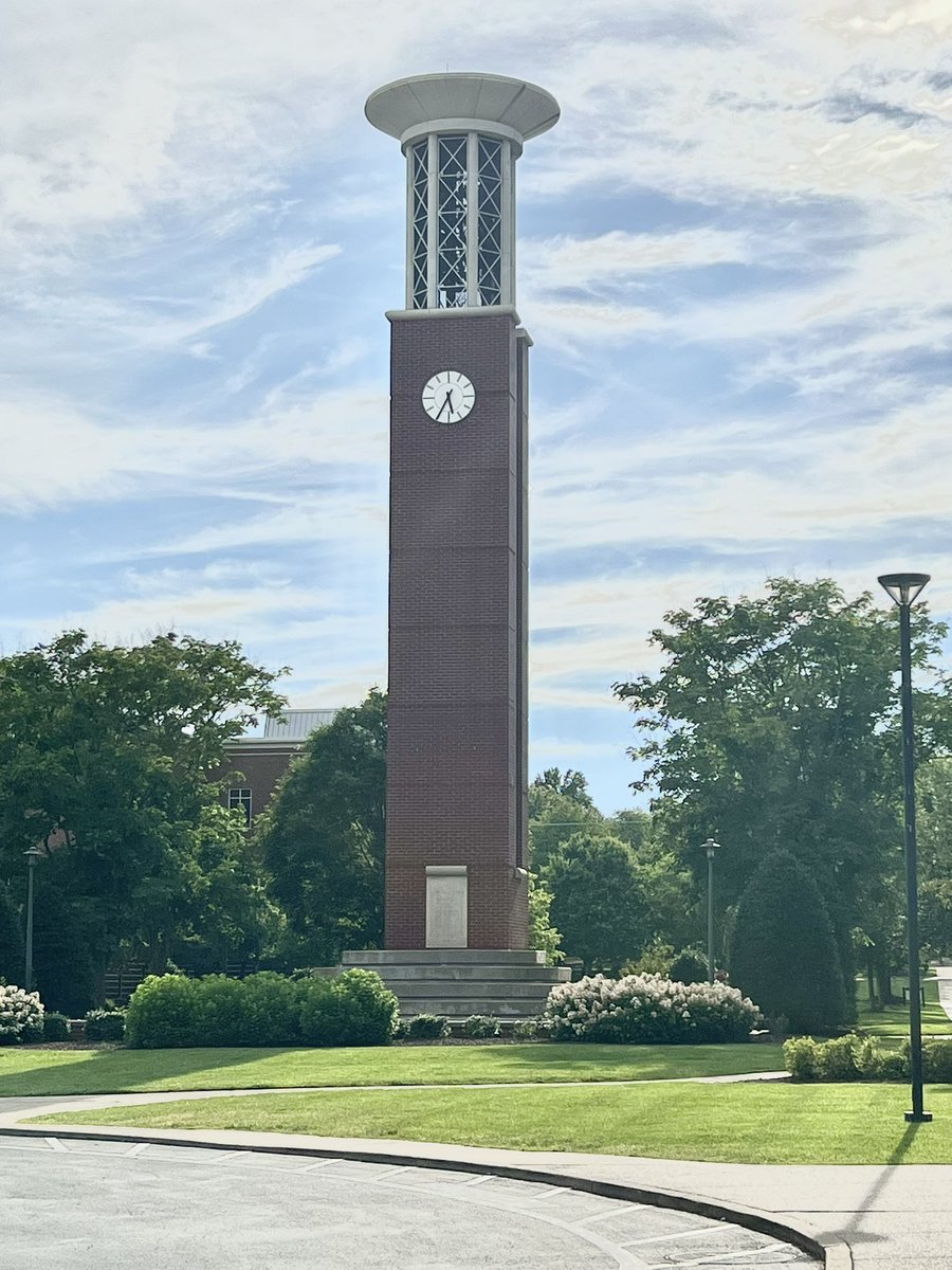 In_My_Wheels's tweet photo. New Student Orientation https://t.co/x4QVPUKor3