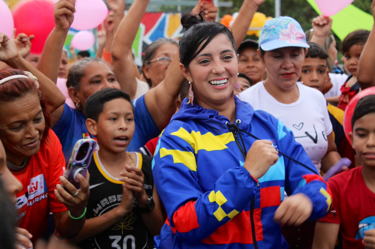 #ChávezSoyYoChávezEresTú Estos espacios deportivos son destinados al sano esparcimiento y la recreación de nuestra juventud del Samán Tarazonero I. Gracias al Pdte.<a href="/NicolasMaduro/">Nicolás Maduro</a> es posible contar con áreas para la masificación deportiva de las comunidades #CreemosEnNuestraGente