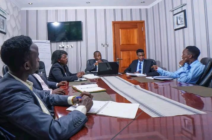 KilfKenya's tweet photo. Today as well we celebrate our Kilf Kenya Executive lead by Hon Wakili @254wakili_rex Rex Director KILF and CEO Hon @wakili__hussein Hussein Vice @maggie.captain https://t.co/tnl76laD3U