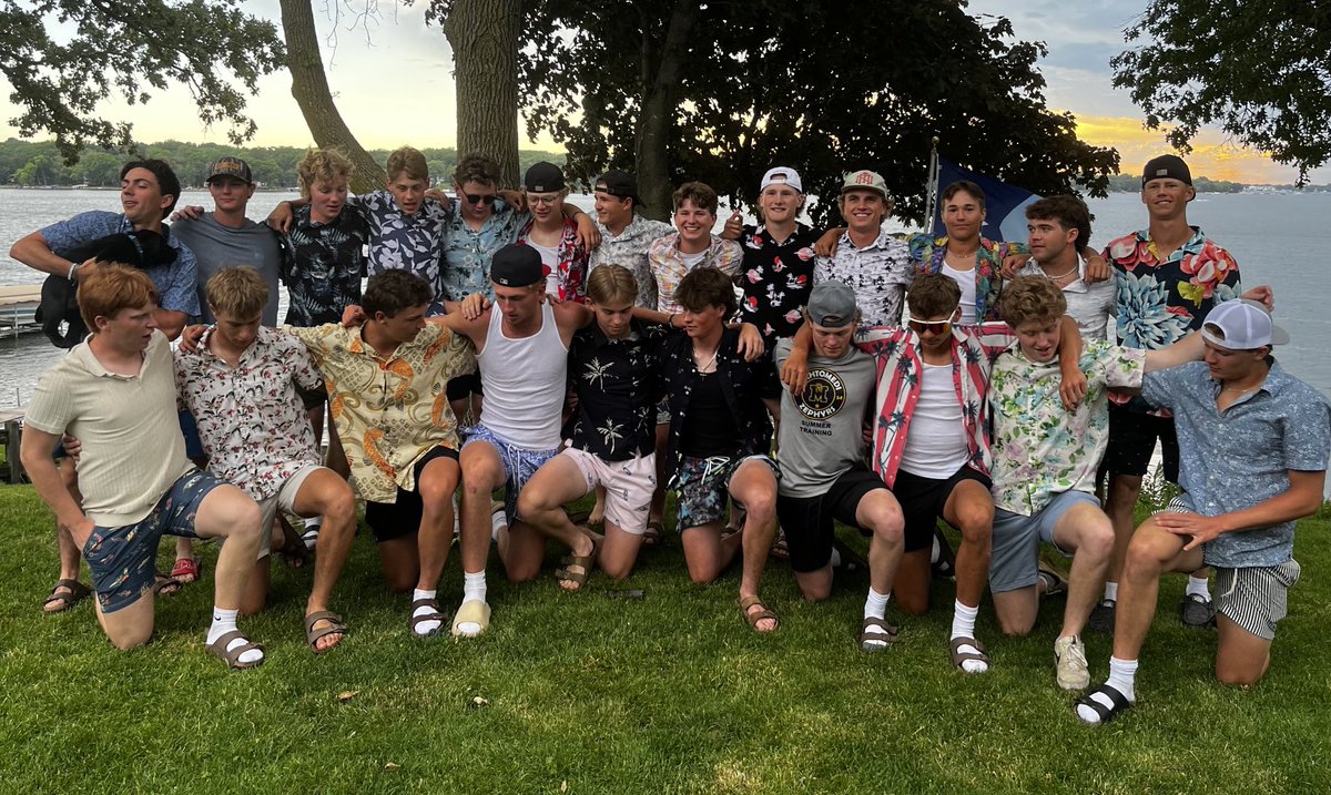 We are much better at baseball than pictures. Season 3 bonus round. #tradition