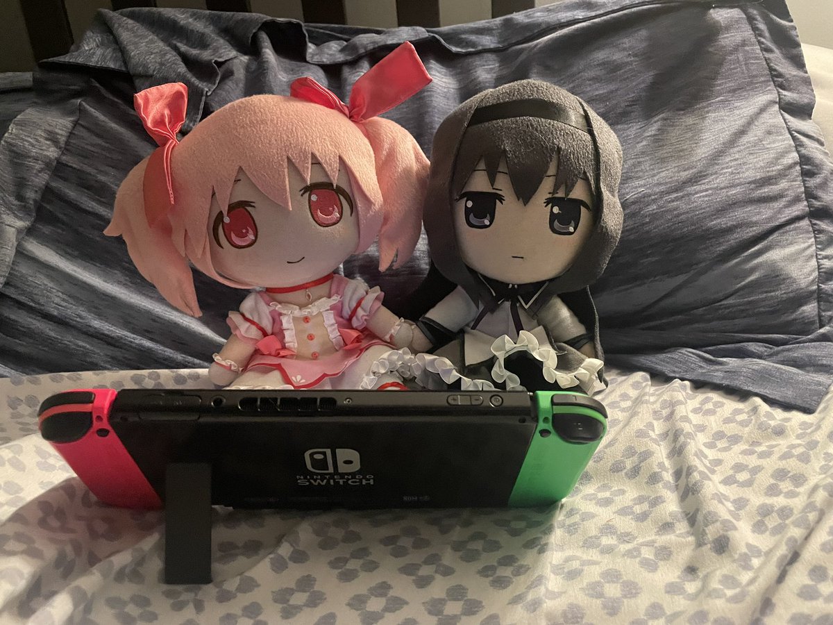 day 11

gaming together (yurifully)

#madohomu
#madokamagica