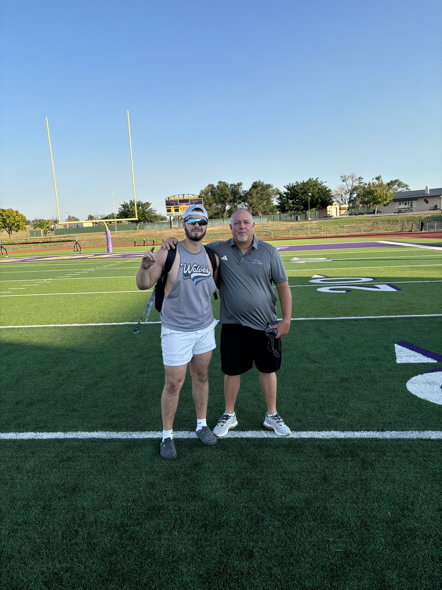 Kaidon_B's tweet photo. Had a great time at @ENMUFootball! Thank you to @CoachKelleyLee @tjdeleon02 and @osoukup! Got to meet new coaches and see what the Greyhounds are all about. @SteveBergeski @RecruitTheWest @CoachPomfret @FBCoachCummings @WPlainsFB @Coach_BPerkins https://t.co/WFhBA5EDf5