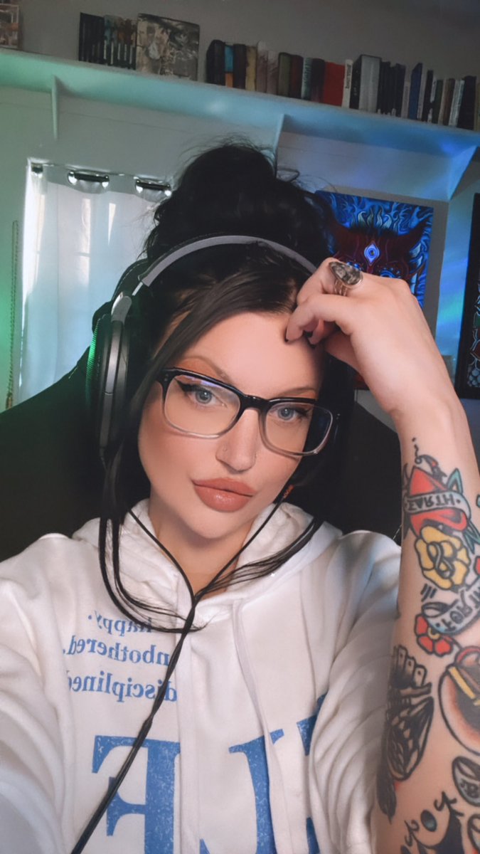 Twitch.com/goddessreigns

Missed u