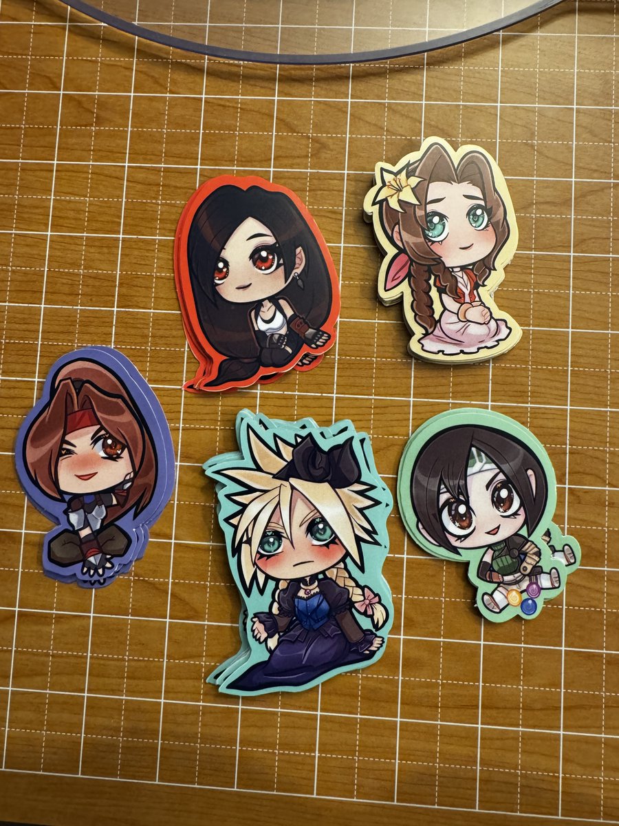 I made a bunch of cute FF7 stickers! You can grab them on my Etsy!
etsy.com/listing/174667…