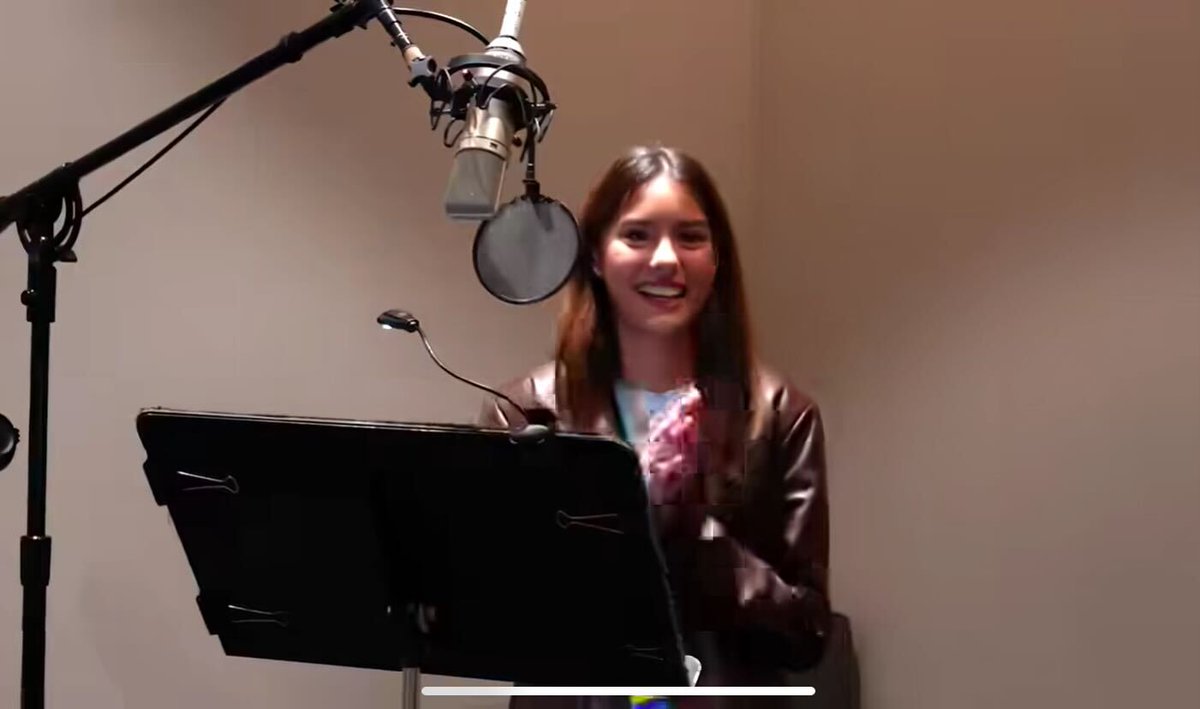 News5PH's tweet photo. Kumasa sa voice acting si #KendraKramer nang subukang maging voice actor ni #Joy, isa sa mga karakter sa Pixar film na “Inside Out 2.” #News5
📸: Walt Disney Studios https://t.co/56hZ4Euyz9