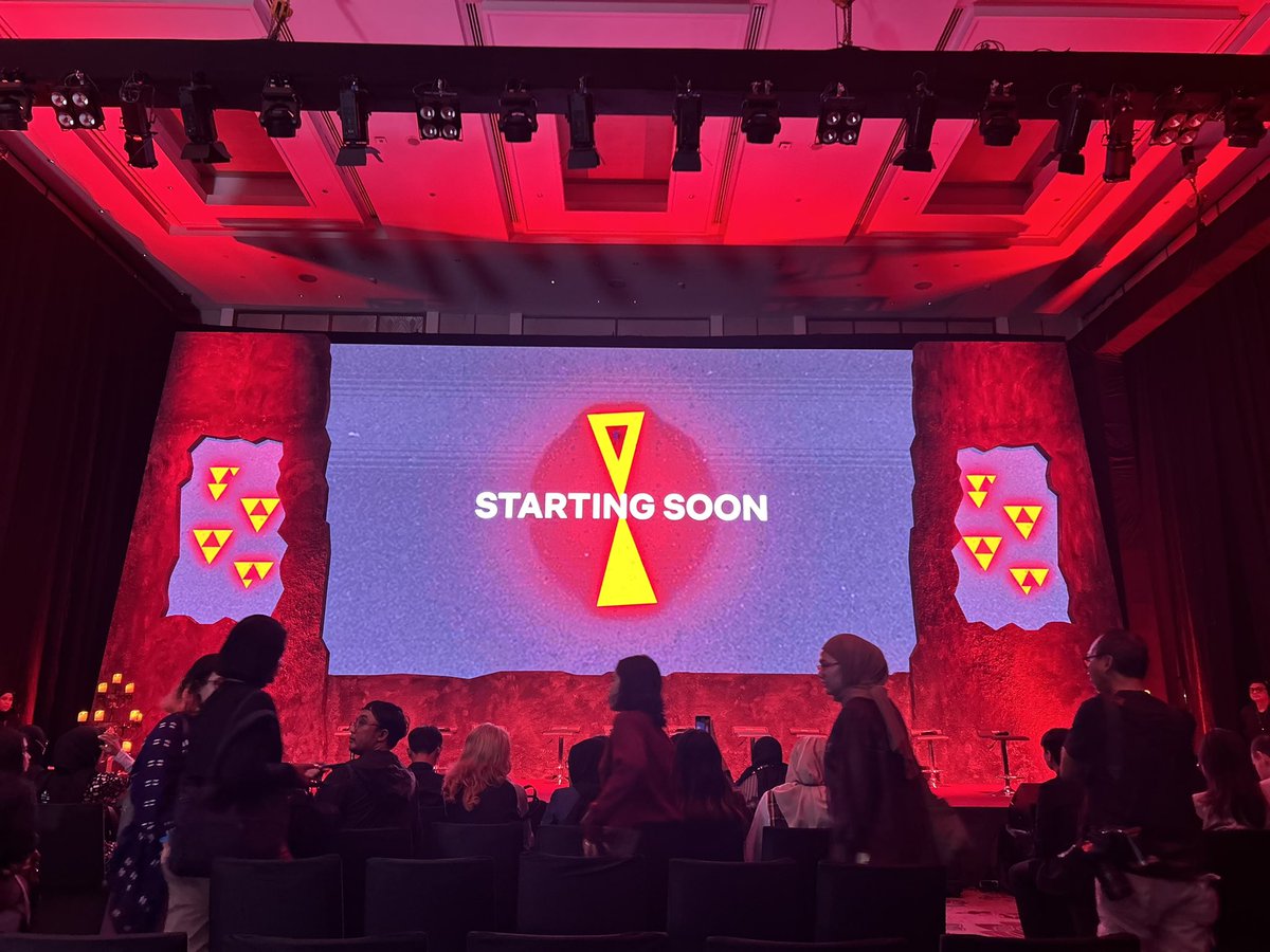 ScreenSavers tweet media