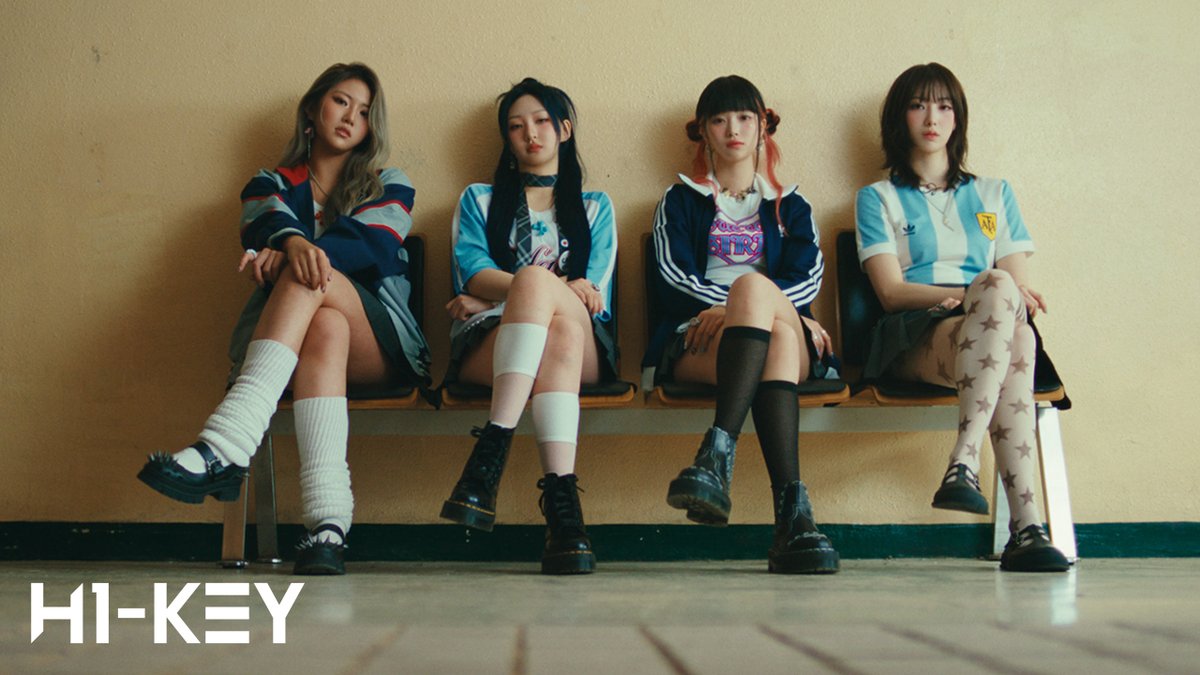 H1-KEY(하이키) 3rd Mini Album
[LOVE or HATE]
❤️ or 💔
= ❤️‍🔥

뜨거워지자(Let It Burn)
MV Teaser 1
▶ youtu.be/37g14oYS0oM

🗓️ 2024.06.19 6PM (KST)

#H1KEY #하이키
#LOVEorHATE
#LetItBurn #뜨거워지자
#SEOI #RIINA #HWISEO #YEL
#서이 #리이나 #휘서 #옐