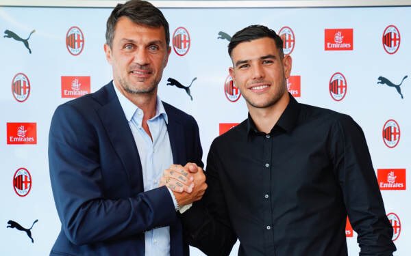 _InsideMilan's tweet photo. a reminder that maldini signed,

𝐋𝐞𝐚𝐨 
𝐓𝐡𝐞𝐨 
𝐓𝐨𝐦𝐨𝐫𝐢 
𝐁𝐞𝐧𝐧𝐚𝐜𝐞𝐫 
𝐌𝐚𝐢𝐠𝐧𝐚𝐧 
𝐆𝐢𝐫𝐨𝐮𝐝 
𝐊𝐚𝐥𝐮𝐥𝐮 

for COMBINED of approximately €120M. https://t.co/MdyL5s8rhI