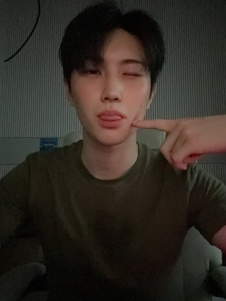 TNX_twt's tweet photo. 메~~~~~~롱 🤪

#THENEWSIX #TNX #더뉴식스
#최태훈 #TAEHUN https://t.co/QZUpKbzbyS
