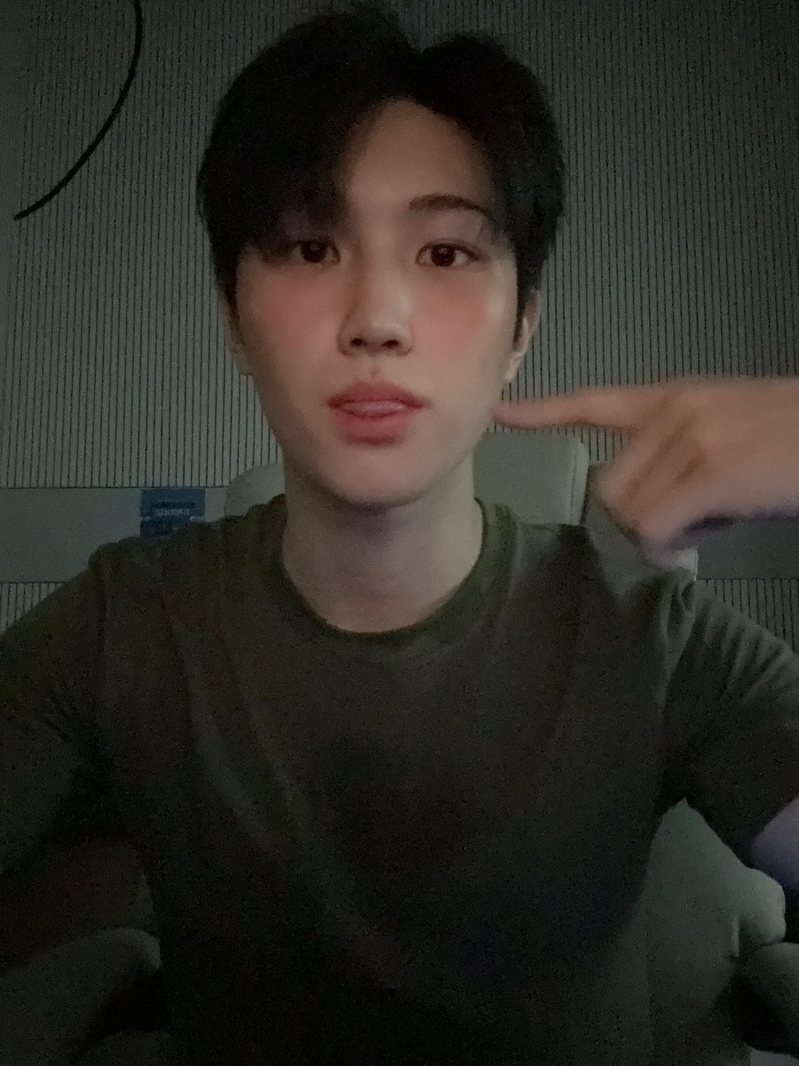 TNX_twt's tweet photo. 메~~~~~~롱 🤪

#THENEWSIX #TNX #더뉴식스
#최태훈 #TAEHUN https://t.co/QZUpKbzbyS