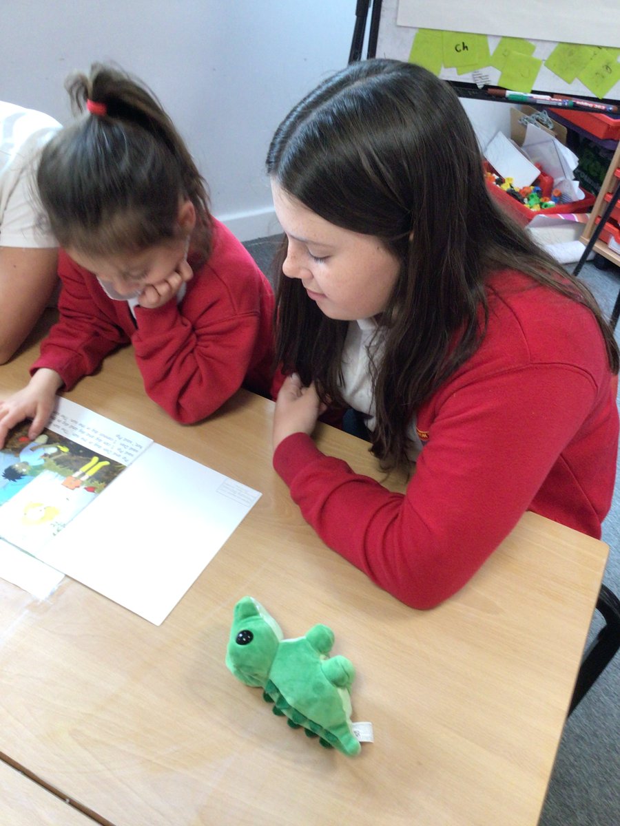 HighamRISE's tweet photo. Thank you to the year 5 and year 6 children for visiting Class One yesterday. The children enjoyed sharing their books and being supported by you with their reading. @Rise_MAT #flourishandsucceed #reading #earlyreading #sw #soundswrite https://t.co/W6knW1QoRz