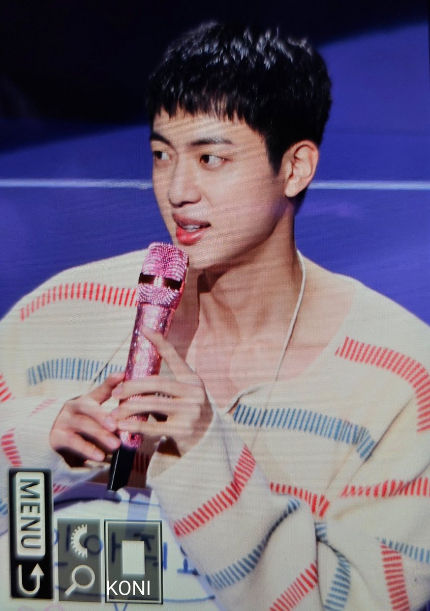 btsforever1207's tweet photo. 240613 진스그리팅 허그회 PREVIEW

안아줘요 패널 뿌셔져서 아쉬운🥹
#방탄소년단진 #진 #JIN https://t.co/XPv8Yr6hYr