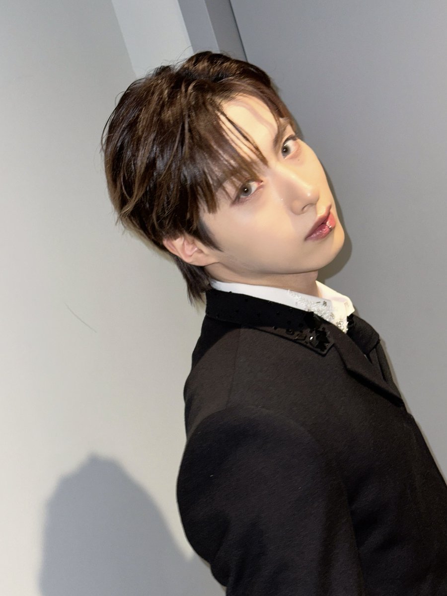 official_ONEUS's tweet photo. [#시온]
오늘도 너무 많이 사랑해 우리 달님들🌏💜🌙 https://t.co/lGzDpwGuA9