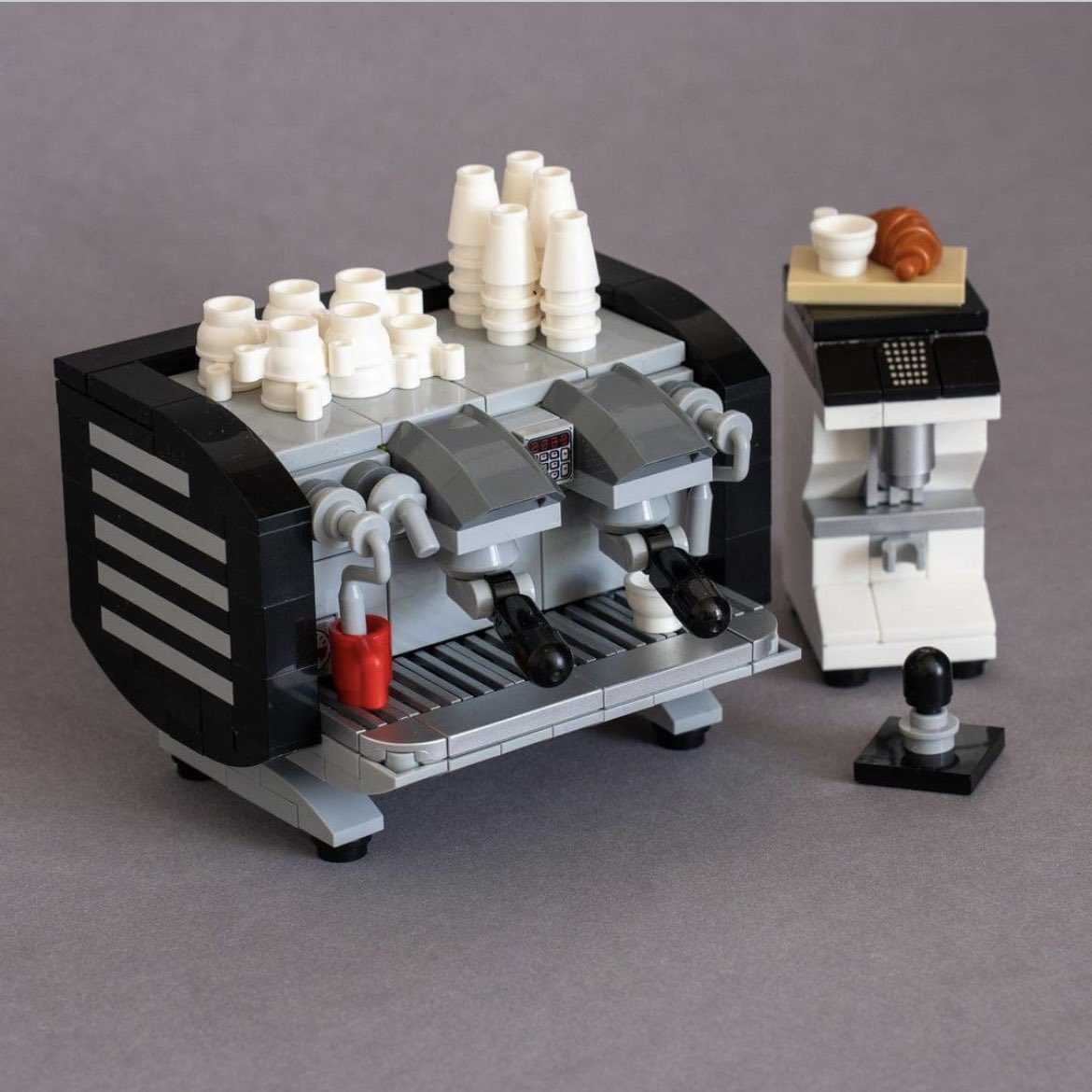 iris_kotrik's tweet image. Ak by ste chceli taku ☕️ masinu ako mam ja… toto by vas nemalo zruinovat 😅🤘
#BlackEagle #CoffeeMachine