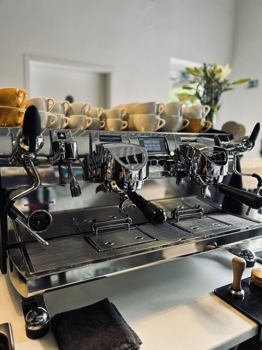 iris_kotrik's tweet image. Ak by ste chceli taku ☕️ masinu ako mam ja… toto by vas nemalo zruinovat 😅🤘
#BlackEagle #CoffeeMachine