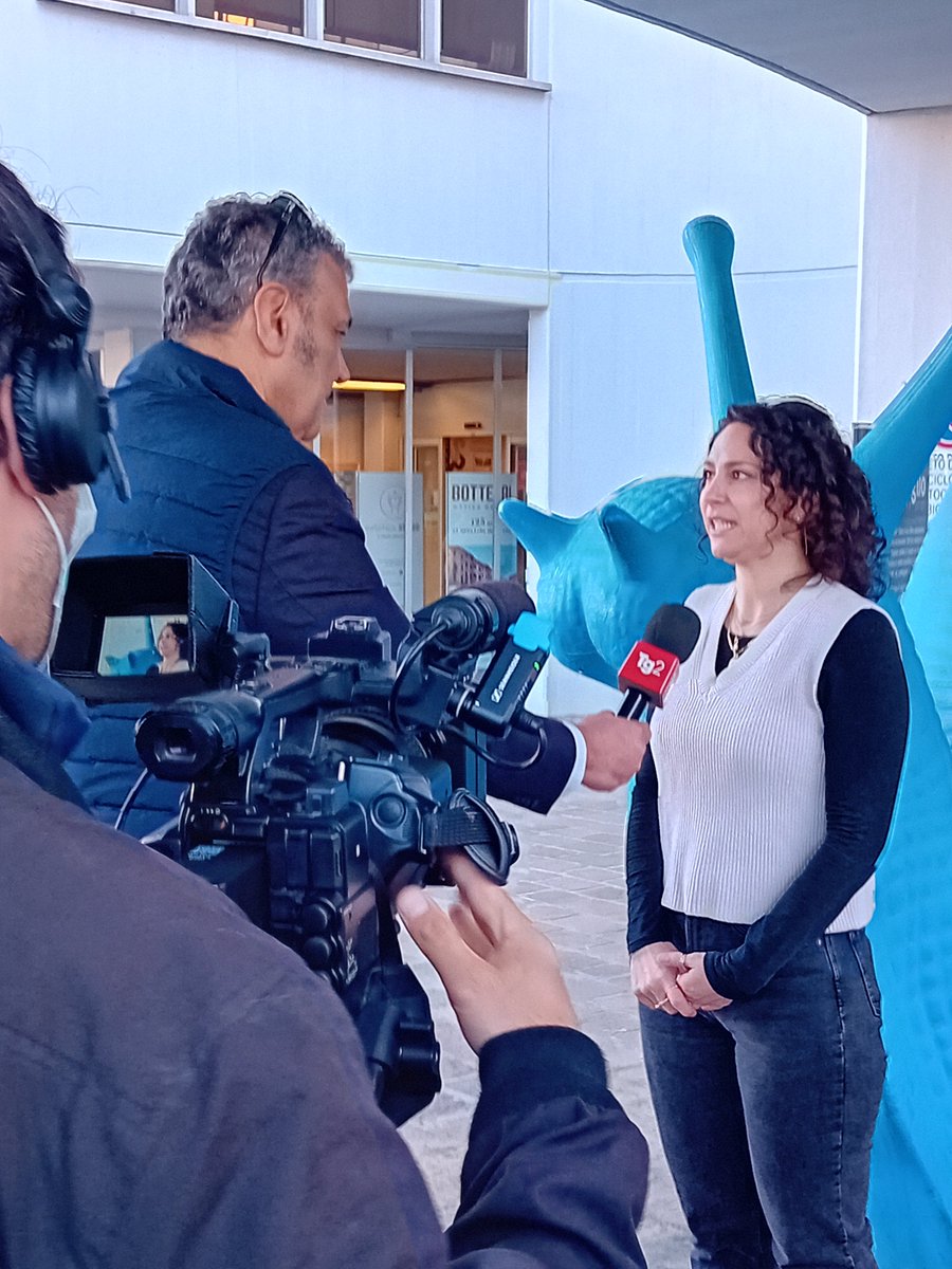 AdocesItaliana's tweet photo. Tg2 "Tutto il bello che c'è"...si parla di giovani e di dono.
Oggi alle 13,30 la Rubrica del Tg2 dedica un servizio che racconta le storie di neomaggiorenni e le loro famiglie. Nati per donare, cresciamo donando il progetto di Adoces per il dono di cellule staminali emopoietiche. https://t.co/pfSnhAkkBS
