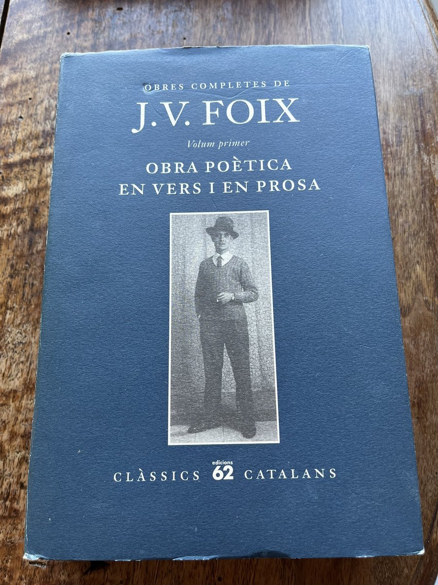 NO POT HAVER-HI CAP, CAP, CAP ALTRE NOM PER A LA BIBLIOTECA DE SARRIÀ!!!!