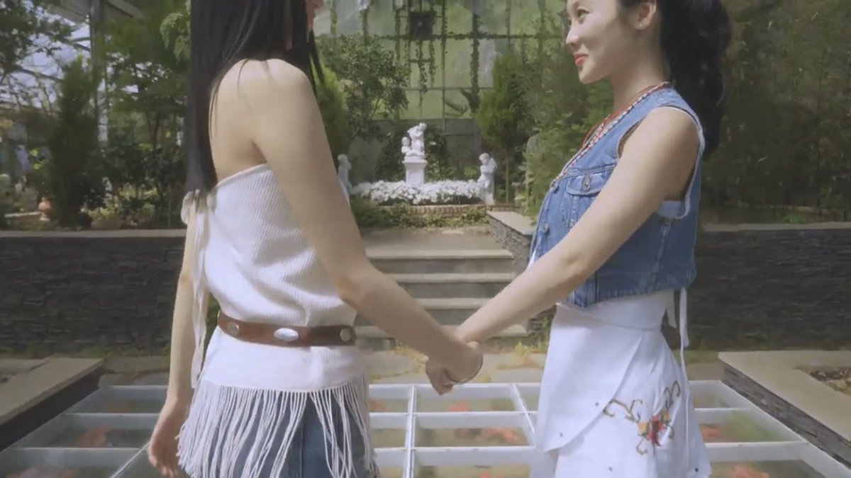 Tears in my eyes a few seconds into the mv yesterday because I’m getting my two tall babies togetherrbjfkgkjfkf