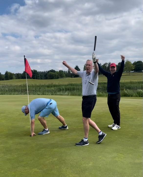 CastleMembers's tweet image. News of a Hole In One just in 📣

Congratulations to Vice Captain Eugene for achieving a "Hole in One" on the 13th hole, yesterday evening 👍⛳🥇🏌️‍♂️

Well done Eugene, on this very rare achievement 👏

Eugene's playing partners definitely looked to have enjoyed the moment 👌