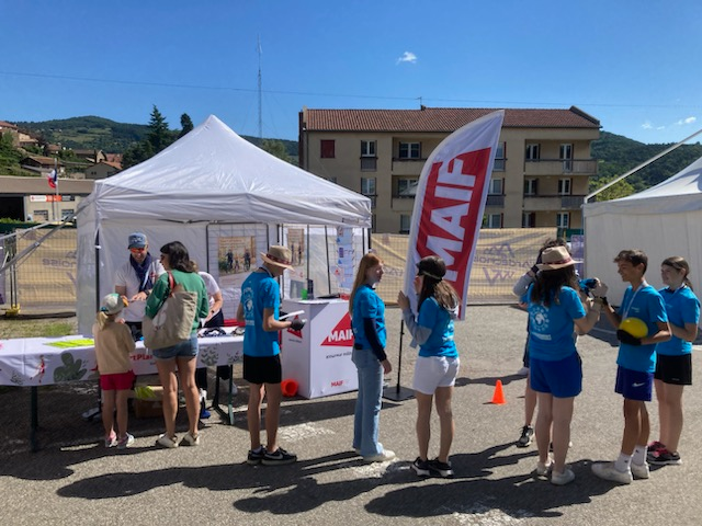 C'est parti pour 4 jours ! Maif sera présente pour cette nouvelle édition de l'Ardechoise, avec un stand animé par les militants avec l'aide de Prévention Maif ! Une belle occasion de découvrir les engagements de la MAIF
en faveur du sport et des mobilités douces.