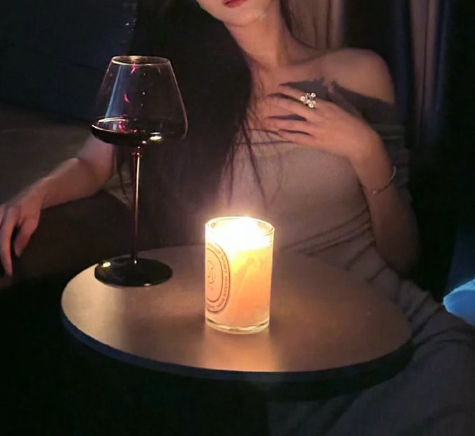 shining_you12's tweet photo. It goes better with red wine on a rainy day https://t.co/QLwBwrlAr5