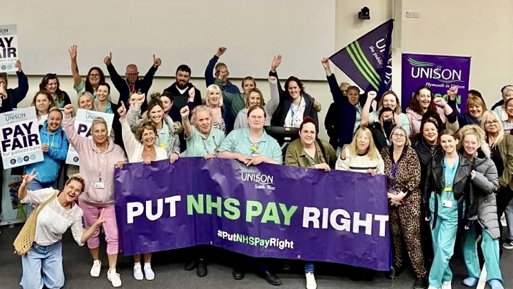 UNISONSW's tweet image. BREAKING 🚨 Plymouth healthcare workers to strike for 48 hours next week.

Healthcare assistants, maternity care assistants, imaging care assistants and clinical support workers will walk out from midnight on Monday 17 June.

👉🏼unsn.uk/DerrifordStrike

#PayFairForPatientCare