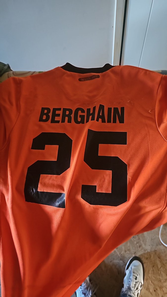 Outfit ready voor #Berlijn! #NEDOOS <a href="/StevenBergwijn/">Steven Bergwijn</a> <a href="/berghain/">Berghain | Panorama Bar | Säule</a> #euro2024 #Berlin