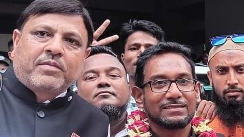 শপথ নিলেন মুরাদনগর উপজেলা চেয়ারম্যান কিশোর ও ভাইস চেয়ারম্যান শাহিন