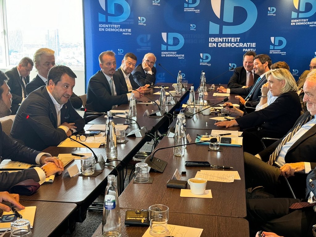 Matteo Salvini tweet media