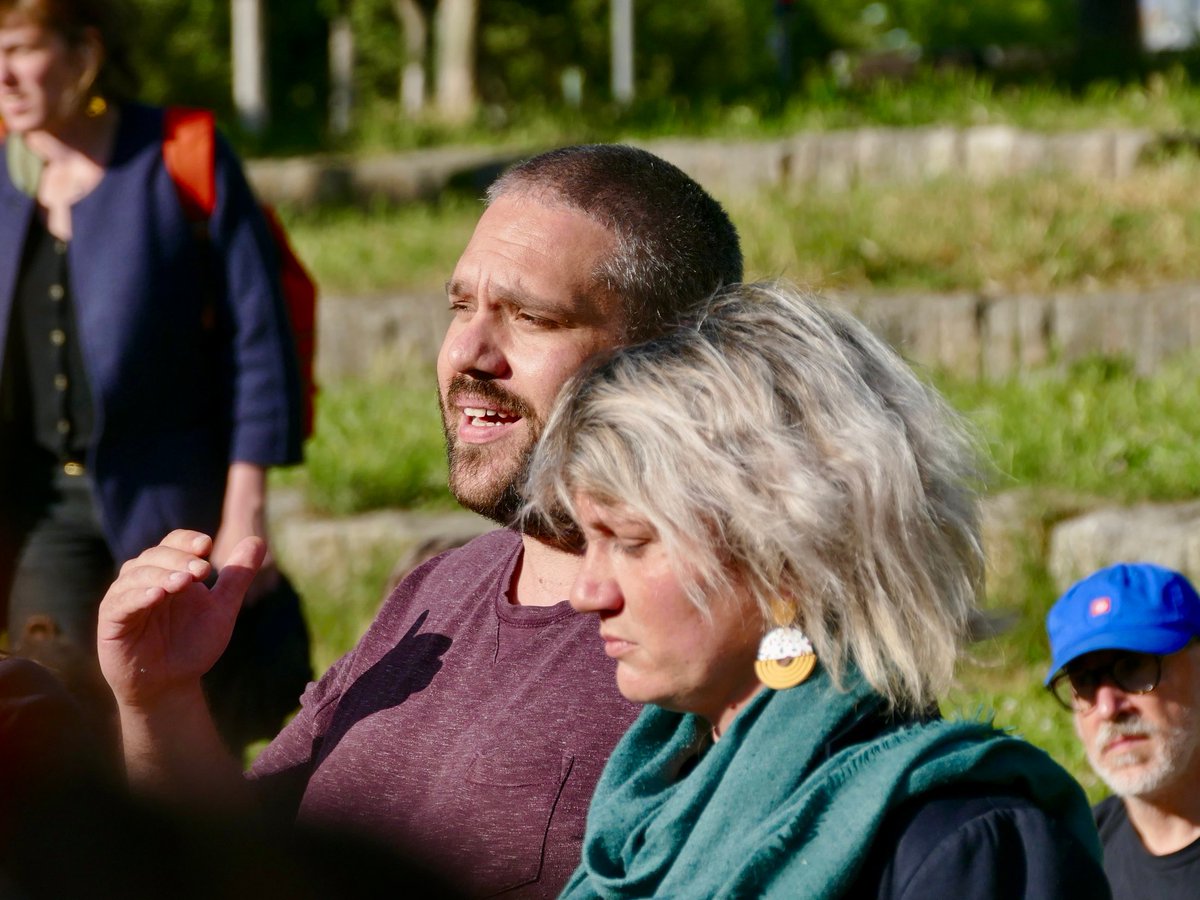 juprissette's tweet photo. C'est parti pour la campagne du #NouveauFrontPopulaire sur la #circo6901 ! Plus de 100 personnes étaient présentes hier soir pour s'engager face à l'extrême droite et au macronisme qui lui a fait le marche pied.

Si vous souhaitez nous rejoindre 👇
https://t.co/LLmpSHS0iv https://t.co/GP7ajnuQou