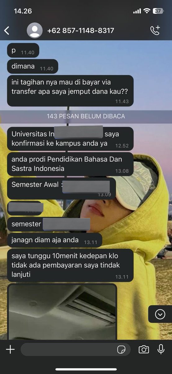 tinkvels's tweet photo. ada yang pernah diginiin sama si oren? jujur emanh tagihanku agak gede tapi sumpah ink beneran harus datangin kampus? sampe nyari tau loh harusnya ga boleh bukannya? https://t.co/lpSQyoieSx