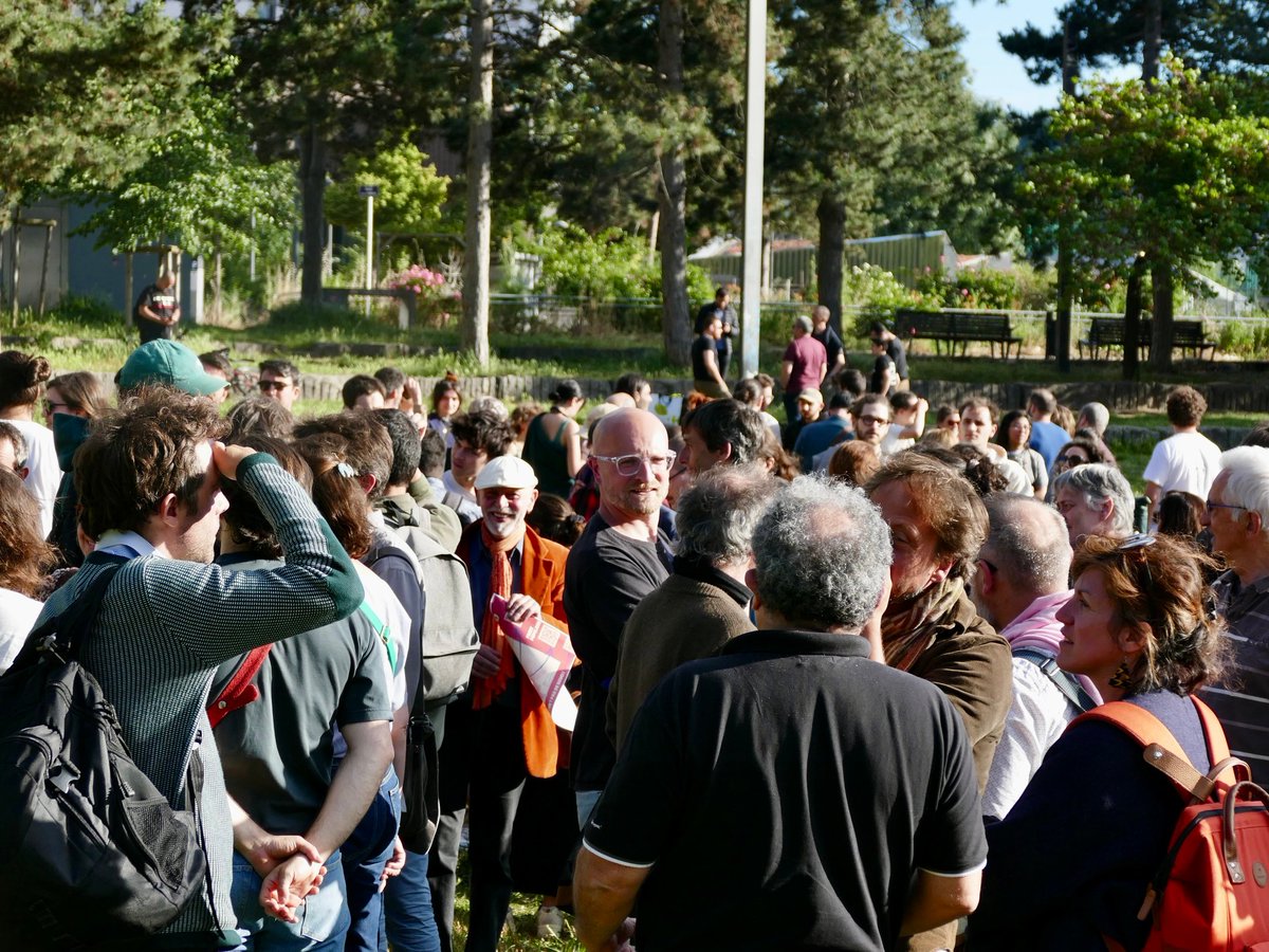 juprissette's tweet photo. C'est parti pour la campagne du #NouveauFrontPopulaire sur la #circo6901 ! Plus de 100 personnes étaient présentes hier soir pour s'engager face à l'extrême droite et au macronisme qui lui a fait le marche pied.

Si vous souhaitez nous rejoindre 👇
https://t.co/LLmpSHS0iv https://t.co/GP7ajnuQou