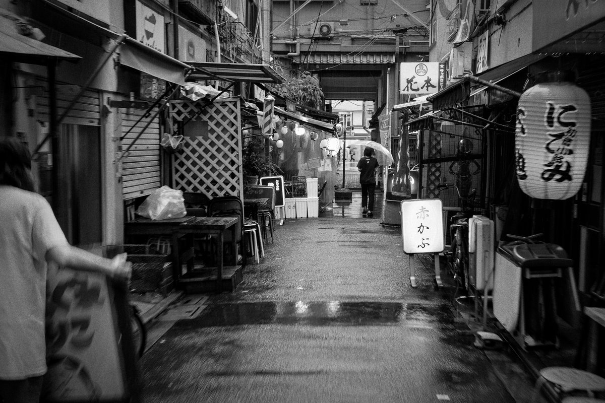 Str8Outta960's tweet photo. RICOH GR IIIx

#gr3x #griiix #grsnaps #ricohgr #grist #shootgr #streetphotography #streetsnap #monochrome #bnwphotography #モノクロ #白黒写真 #スナップ写真 #ストリート写真 #yousawscenes #キリトリセカイ #写真好きな人と繋がりたい #浅草 https://t.co/Q18BdOr265