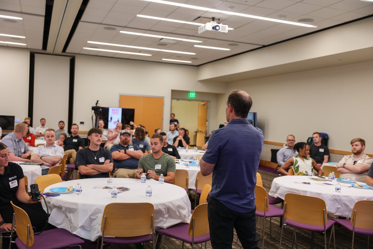 caselawrence's tweet photo. I believe it is important to mentor the next generation of leaders. I enjoyed speaking with this dynamic and inspiring group of young entrepreneurs. America’s future is bright! #CaseForCongress https://t.co/lhiYAUoQIo