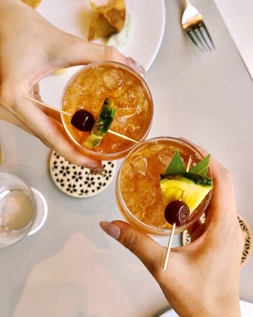 FSTokyo's tweet image. Raising a toast to the almost-weekend with MAISON MARUNOUCHI's Mai Tai Mocktail🍍 The tropical vibes are setting in.

bit.ly/46fmHpt

#fstokyo #フォーシーズンズホテル #アフタヌーンティー