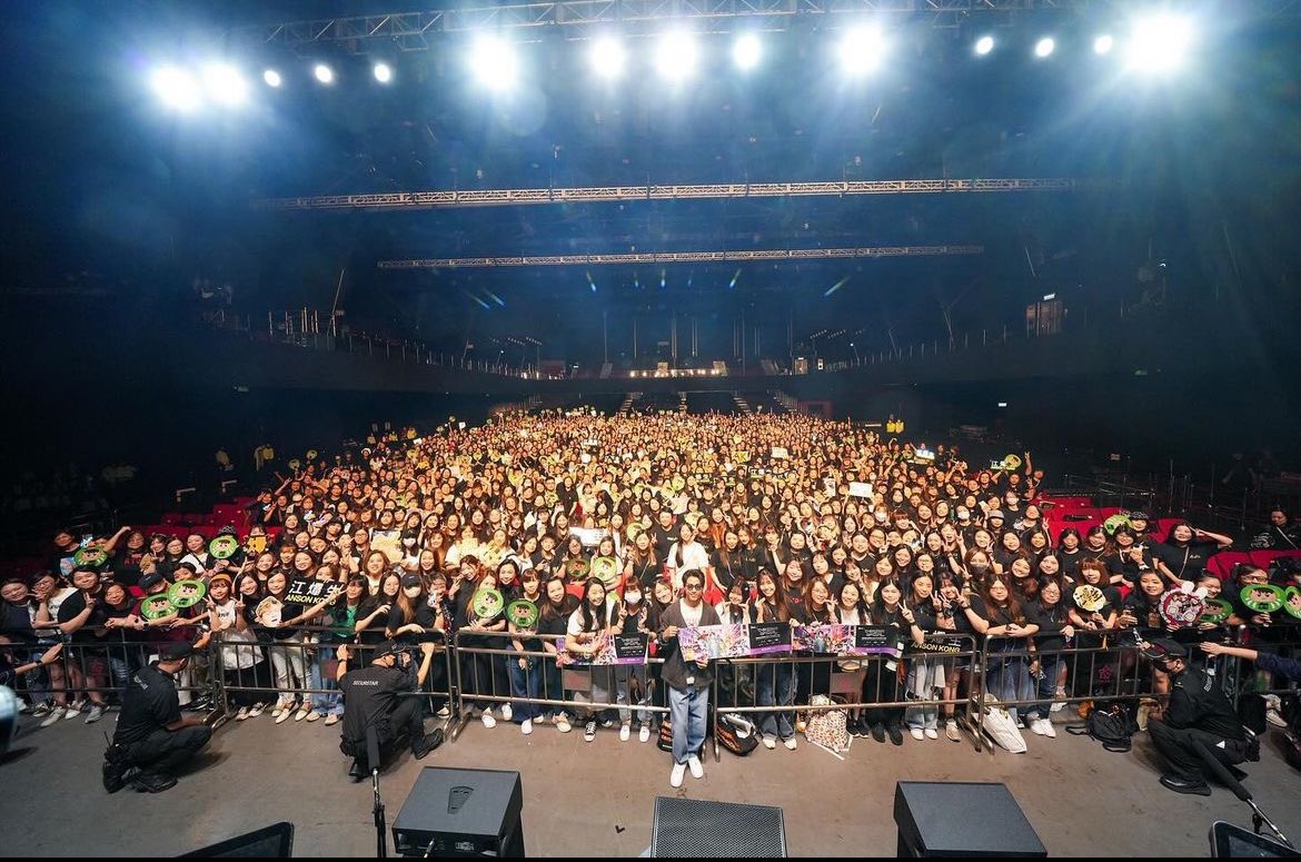 ansonkong_hkfc's tweet photo. 🎏We were so thrilled to see #AnsonKong at Miro Fan Meeting session! 

🪭May Baby AK’s omamori (personally given to each of us by Boss AK🧡) bless us with the much needed luck to get tickets for his solo concert on 29 July! See you there!👾

#TheGameOfLifeInMySightSoloConcert https://t.co/KUtIS0Ya0s