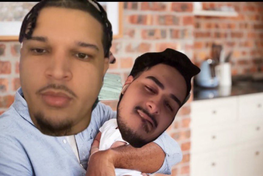 ON STAGE FOR THE 🍞🍞🍞 SON SON WYAAA <a href="/Killeyy__/">Brian</a> 👨‍🍼